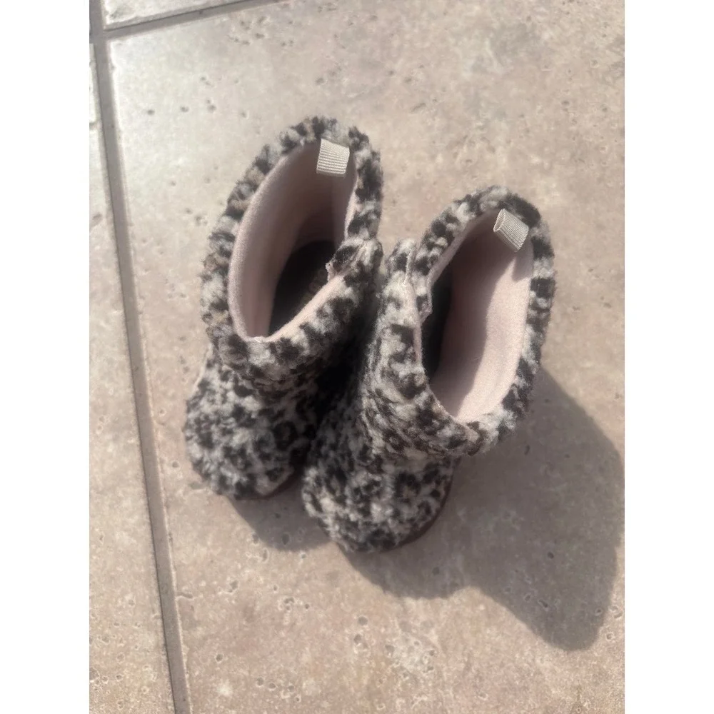 Leopard print faux fur boots Toddler‎ Size 12-18 months
